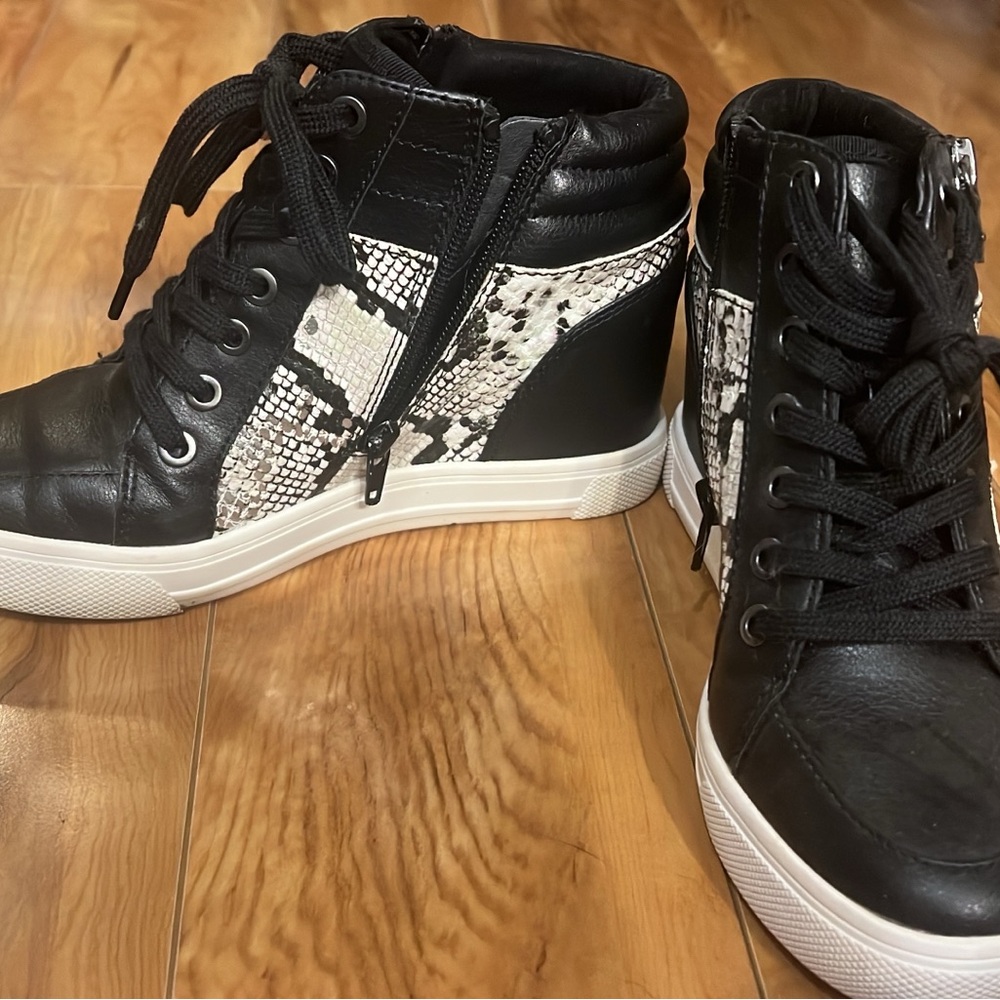 6 1/2 Aldo wedge shoes
